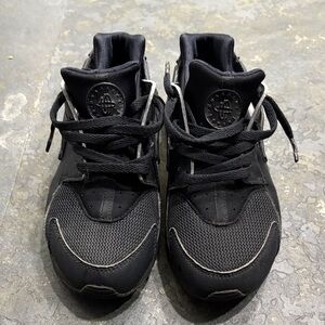 Nike Kids Black Sneakers